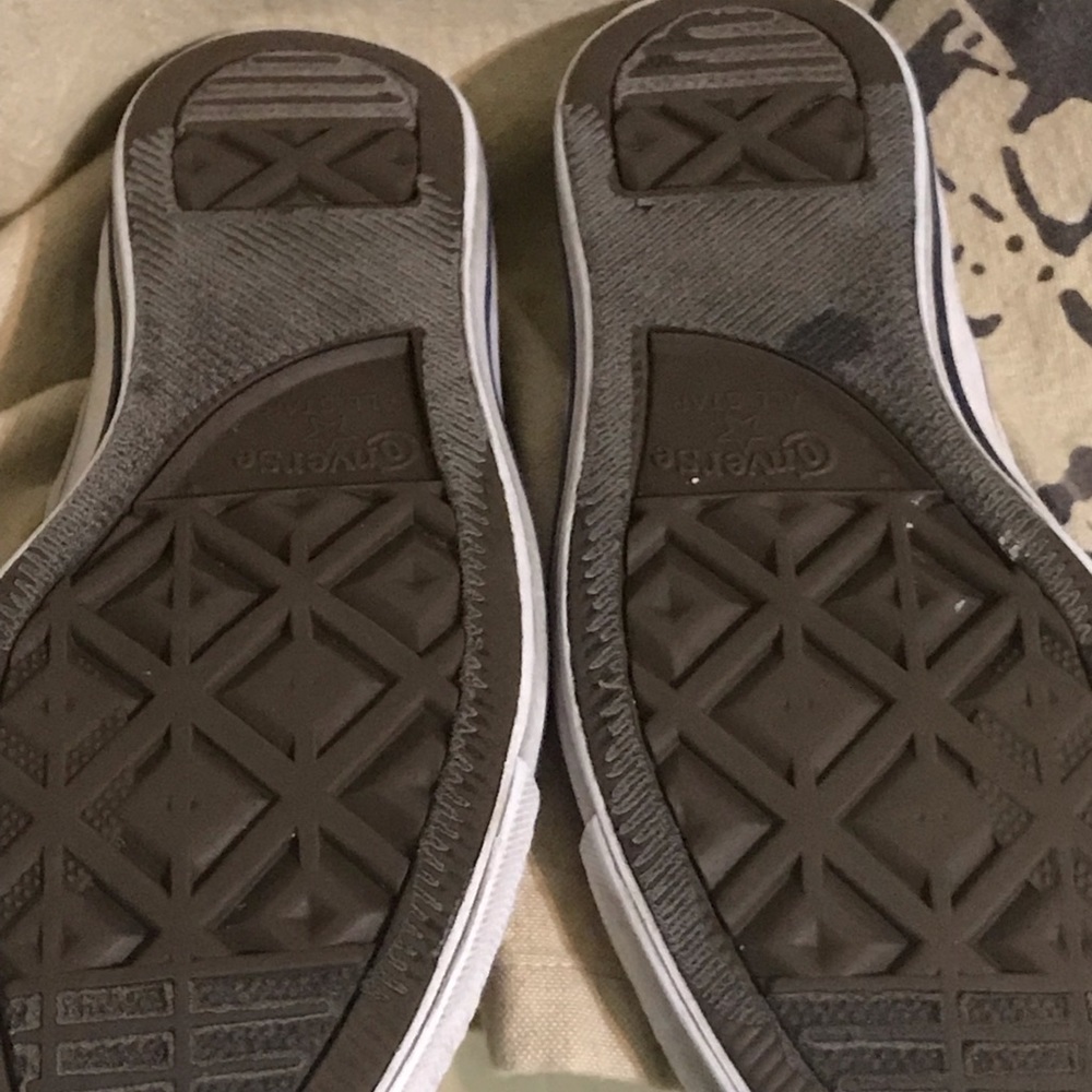 White Converse - Picture 3 of 4